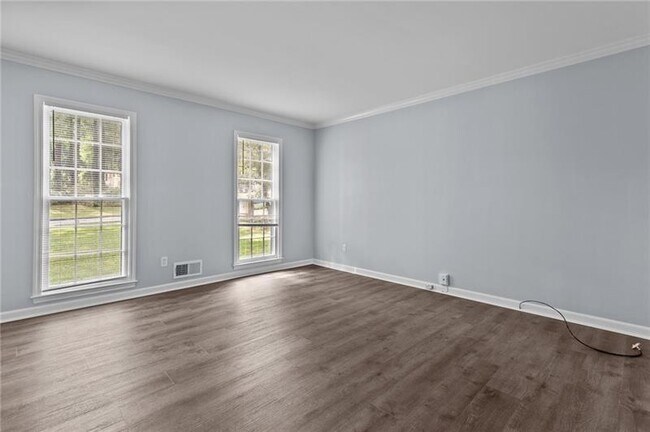 Building Photo - 4019 Shady Dr NW