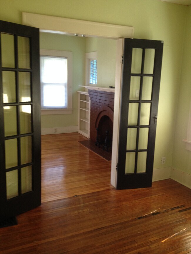 Building Photo - 1413 Ross St