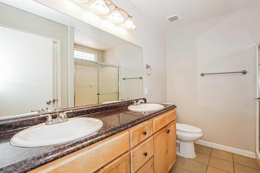 Building Photo - 504 Stonehurst Dr