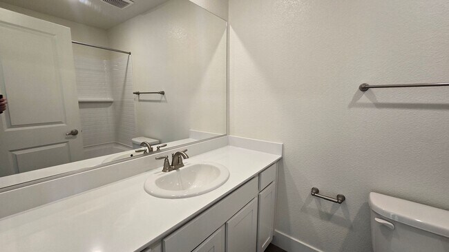 Building Photo - Modern 3-Bedroom Townhome – Built 2024 | Move-In Ready