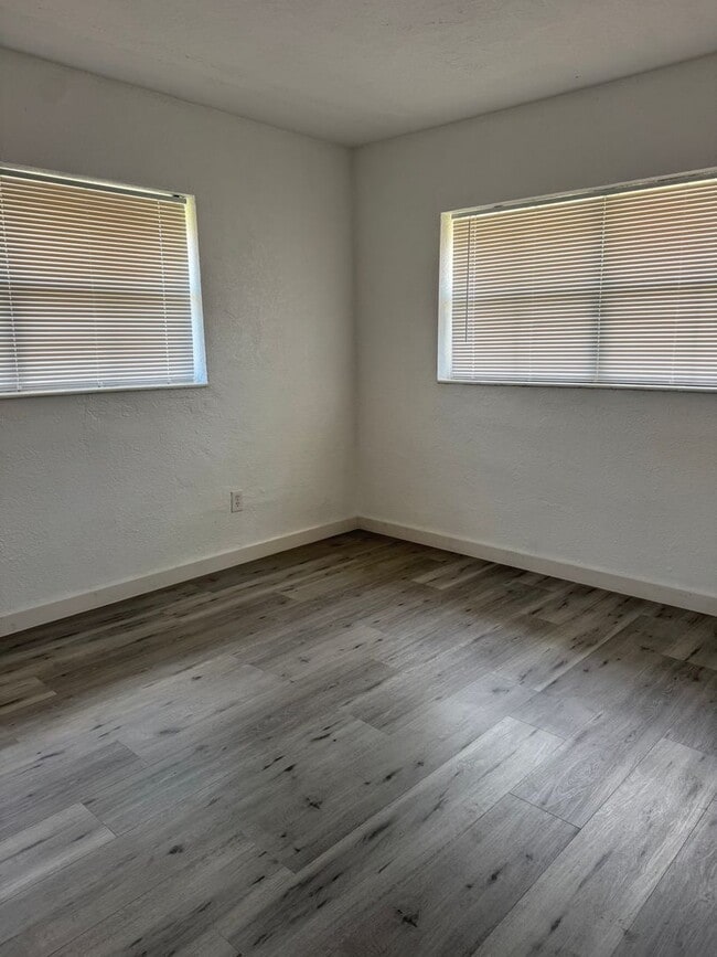 Building Photo - 8650 SW 67th Ave