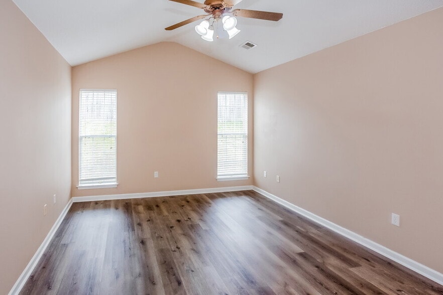 Building Photo - 5882 Tommy Joe Dr