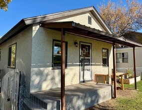 Building Photo - 2236 Burlington Ave