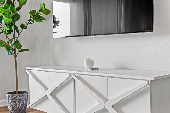 Building Photo - 9955 E County Hwy 30A