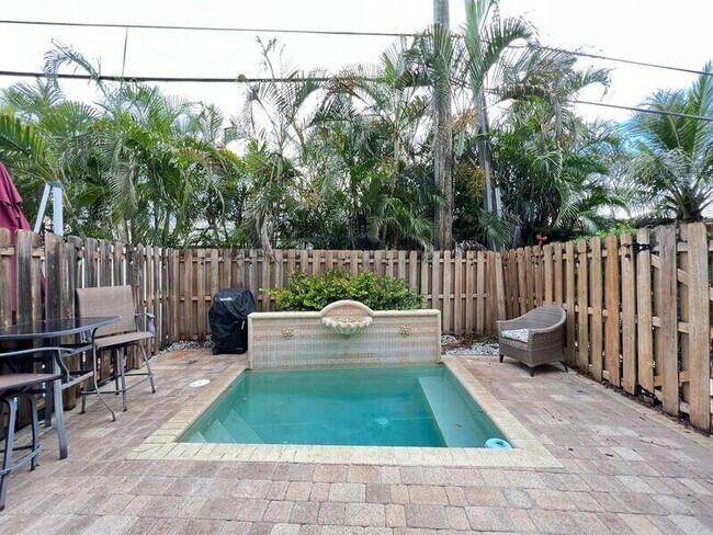 Building Photo - 4216 Sea Grape Dr