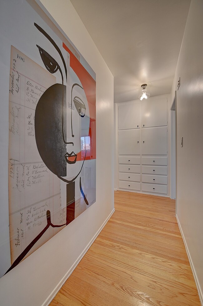 Building Photo - 444 N Shattuck Pl