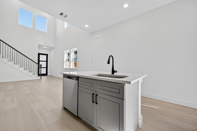Building Photo - 4330 Avron Dr