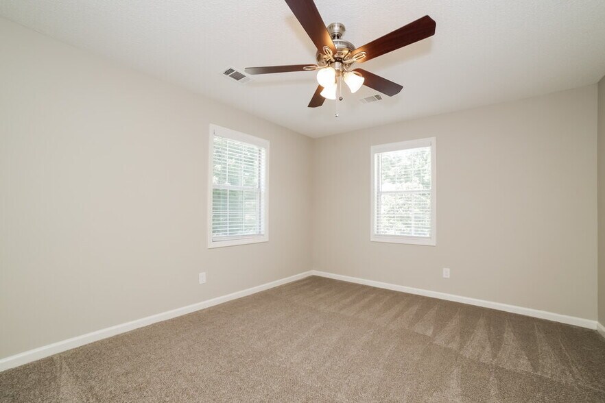 Building Photo - 6868 Robinwood Trail