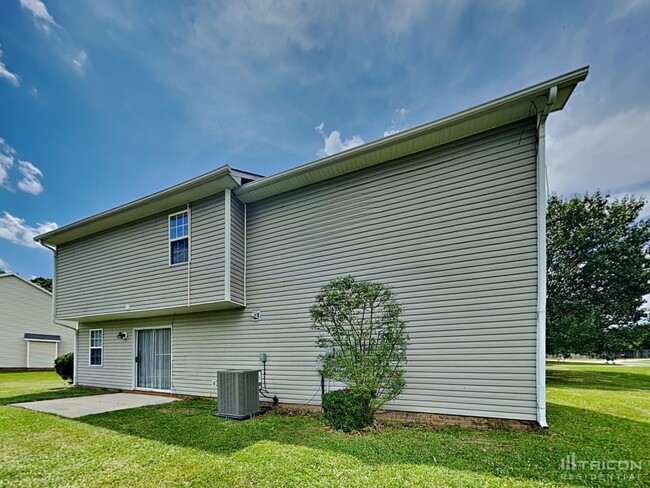 Building Photo - 2728 Thornburg Ct