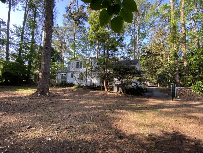 Building Photo - 31 Richmond Dr