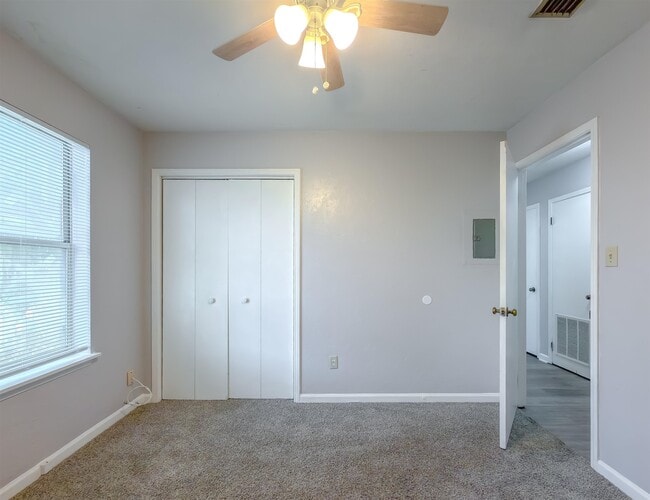 Building Photo - 2334 Sylvan Ct