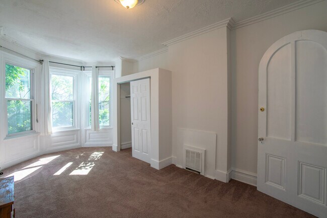 Building Photo - 2039 N Gratz St
