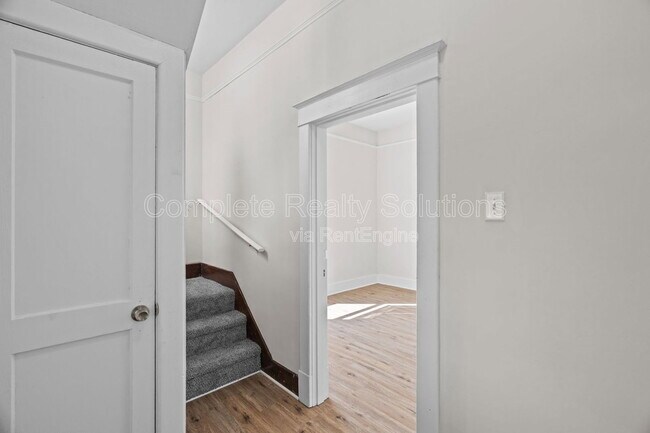 Building Photo - 6811 Etzel Ave