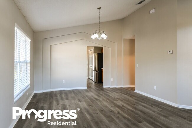 Building Photo - 16530 Golden Eagle Blvd