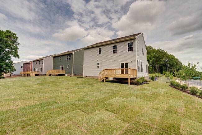 Building Photo - 301 Northfield Hts Ln