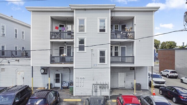 Building Photo - 423 Park Ave