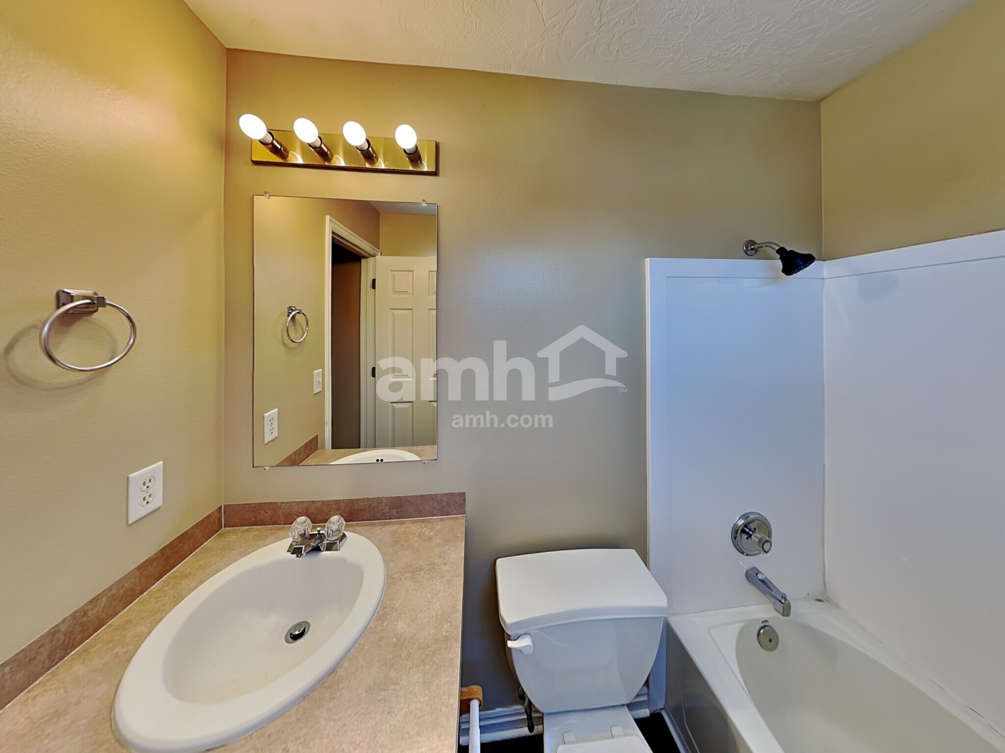 Building Photo - 252 S 540 W