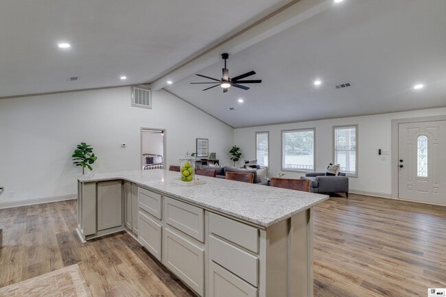 Building Photo - 281 Williams Rd