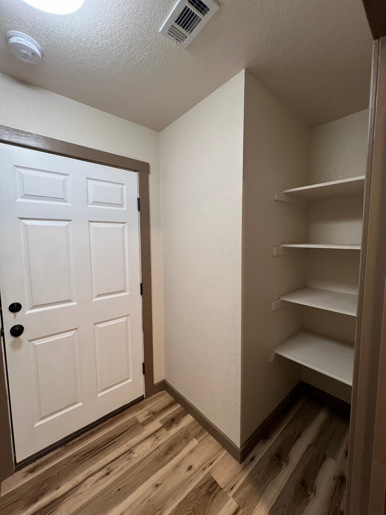 Building Photo - 306 Lux Dr