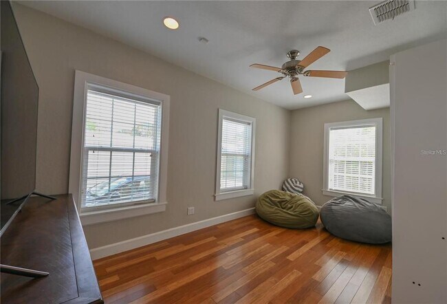 Building Photo - 3035 Granville Ct N