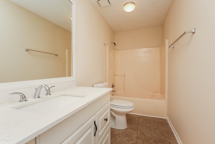 Building Photo - 63 Grassmire Dr