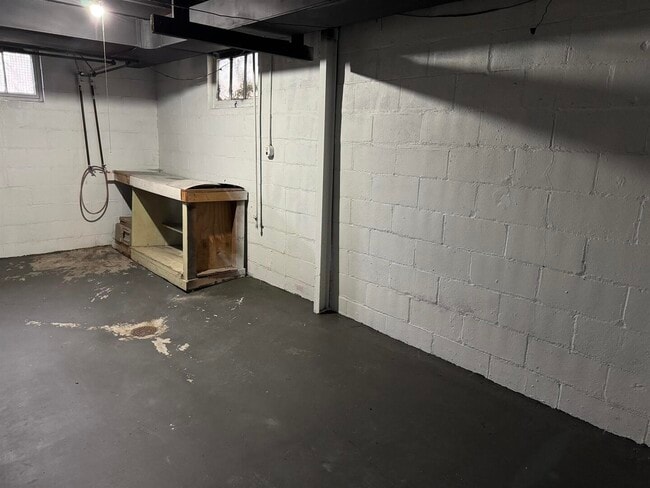 Building Photo - 824 Tremont Ave