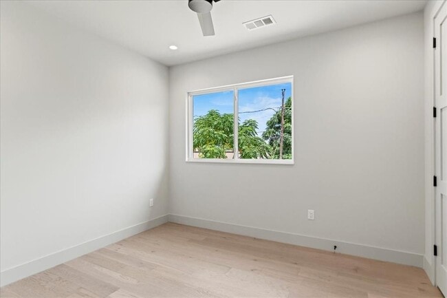 Building Photo - 514 Powell Cir