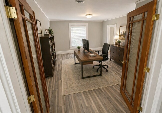 Building Photo - 811 Park St SW