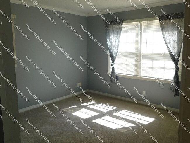 Building Photo - 11313 Mountain Crest Dr SE
