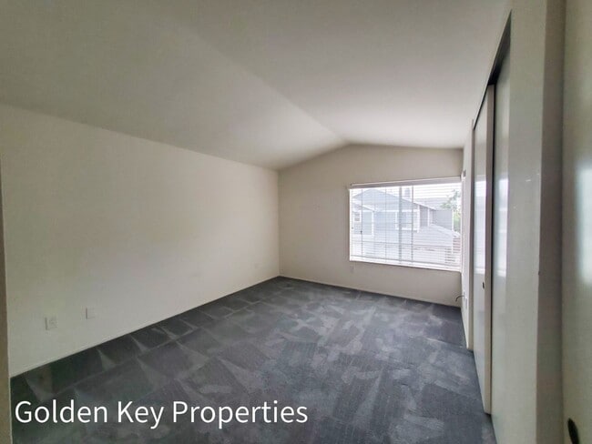 Building Photo - Lovely 2-story townhome in The Cape at Cal...