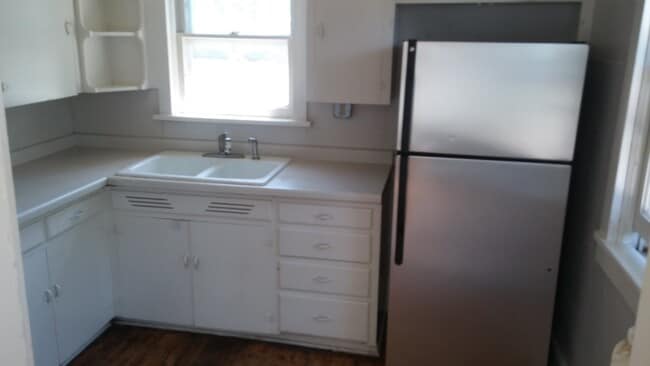 Building Photo - 204 Burr