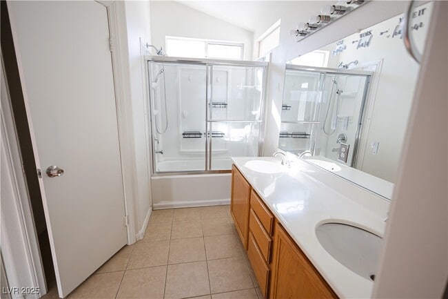 Building Photo - 7873 Laurelton Pl