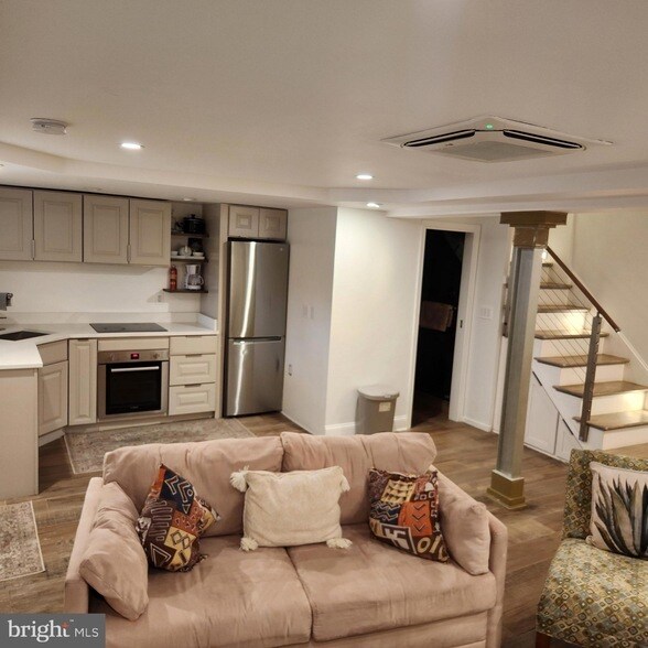 Building Photo - 4303 13th Pl NE