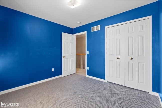 Building Photo - 2199 Edgestone Dr