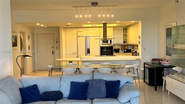 Building Photo - 201 Crandon Blvd