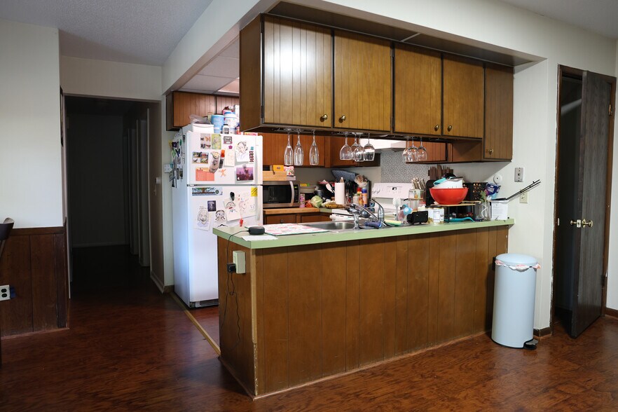 Kitchen 1 - 1517 Cambria Dr