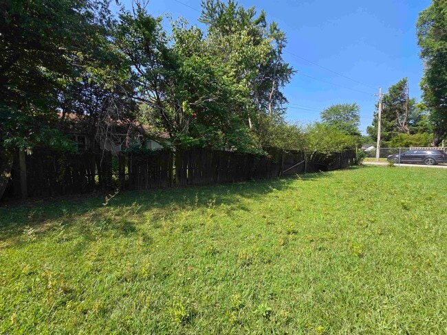 Building Photo - 6369 Golden Park Dr