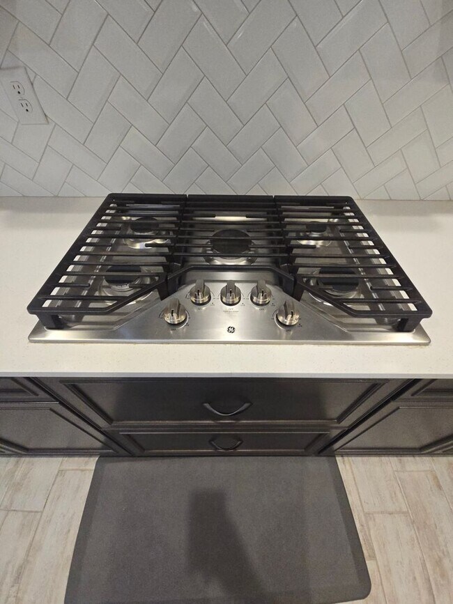 Building Photo - 3/2 Home in Lithia ****MOVE-IN SPECIAL, $500 OFF 2ND MONTHS RENT!!****