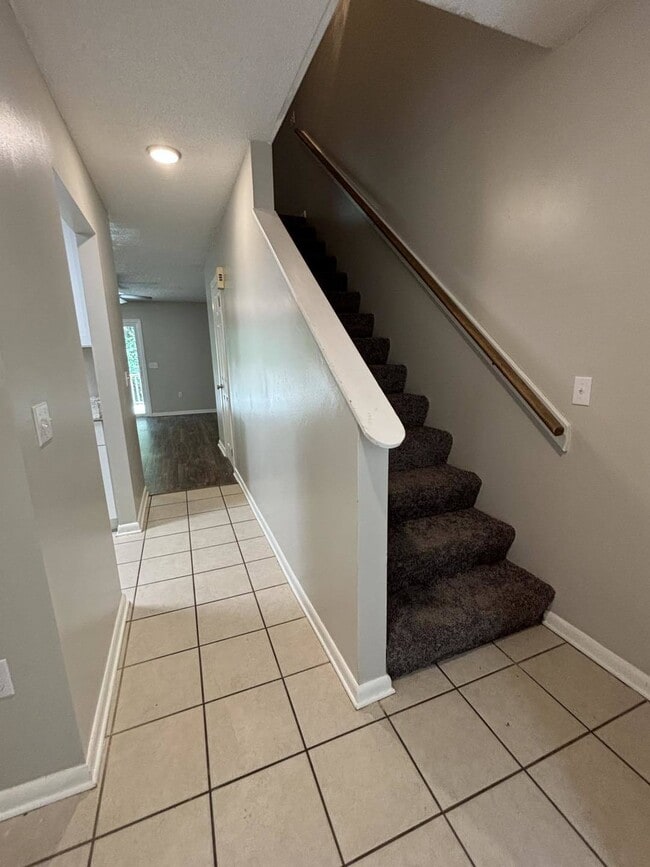 Building Photo - 133 Candlebrook Dr