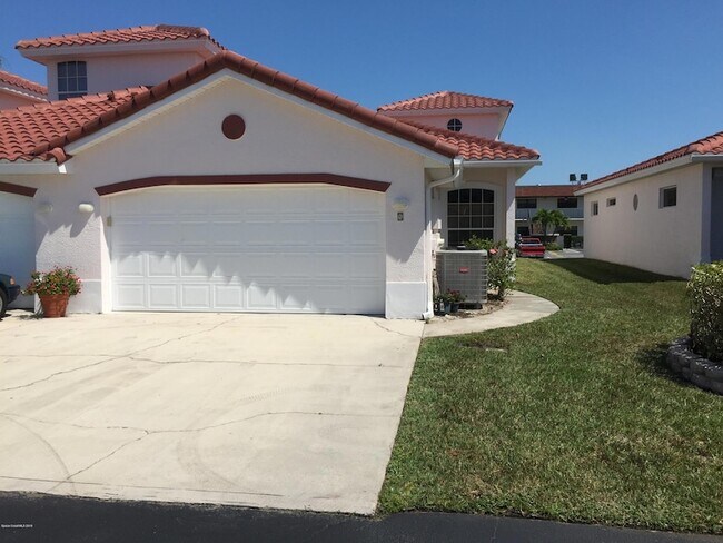 Building Photo - 250 St Lucie Ln