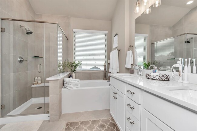Building Photo - 9423 Starlight Oak Dr