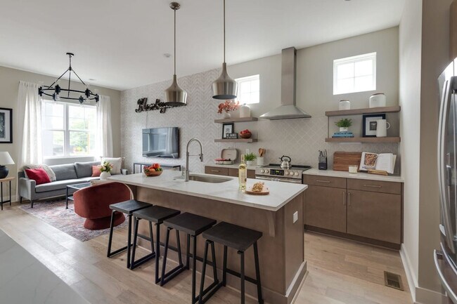 Building Photo - 1405 Napoleon St