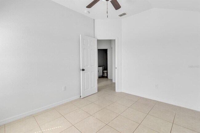 Building Photo - 2113 Jessa Dr