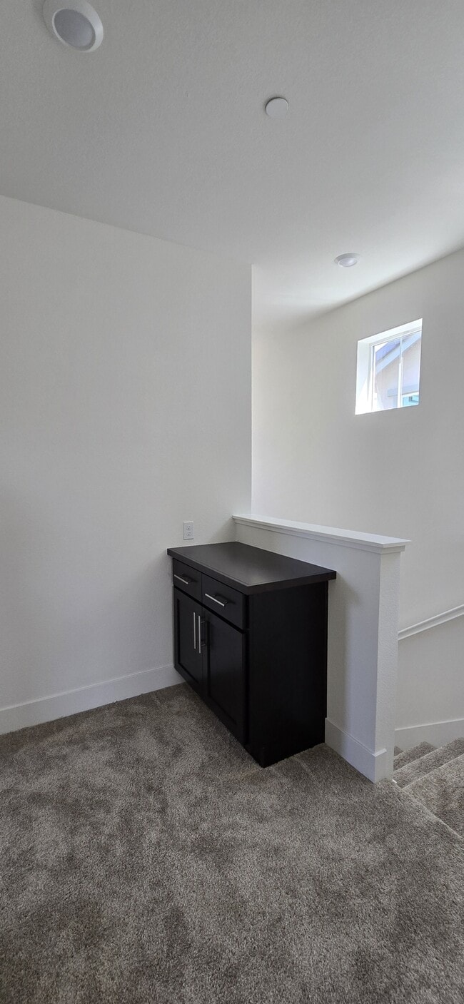 Building Photo - Brand New 2025 Solar-Powered 4 Bed, 3 Bath...