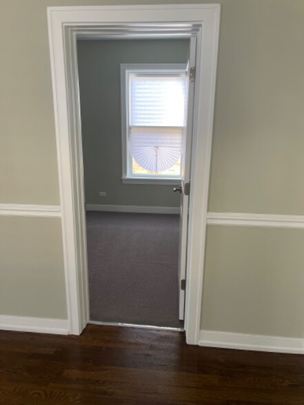 Building Photo - 7831 S Loomis Blvd