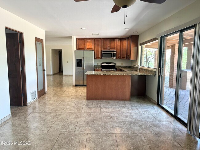 Building Photo - 6515 N Burro Creek Pl