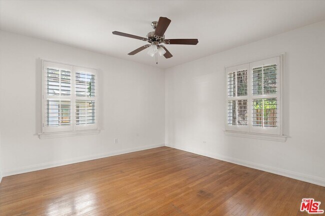 Building Photo - 2002 Kelton Ave