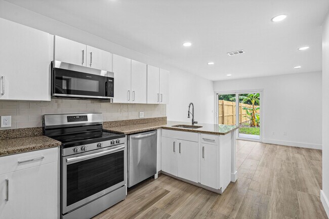 Primary Photo - 1303 White Pine Dr