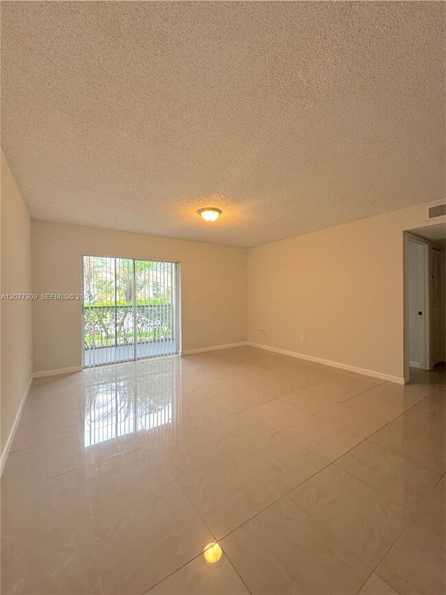 Building Photo - 1265 SW 46th Ave