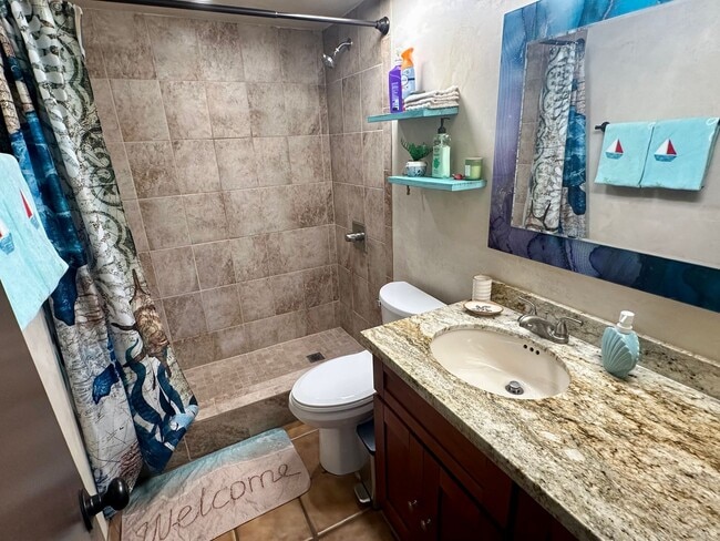Building Photo - Ocean Front Complex w/ Pool & Amenities, F...